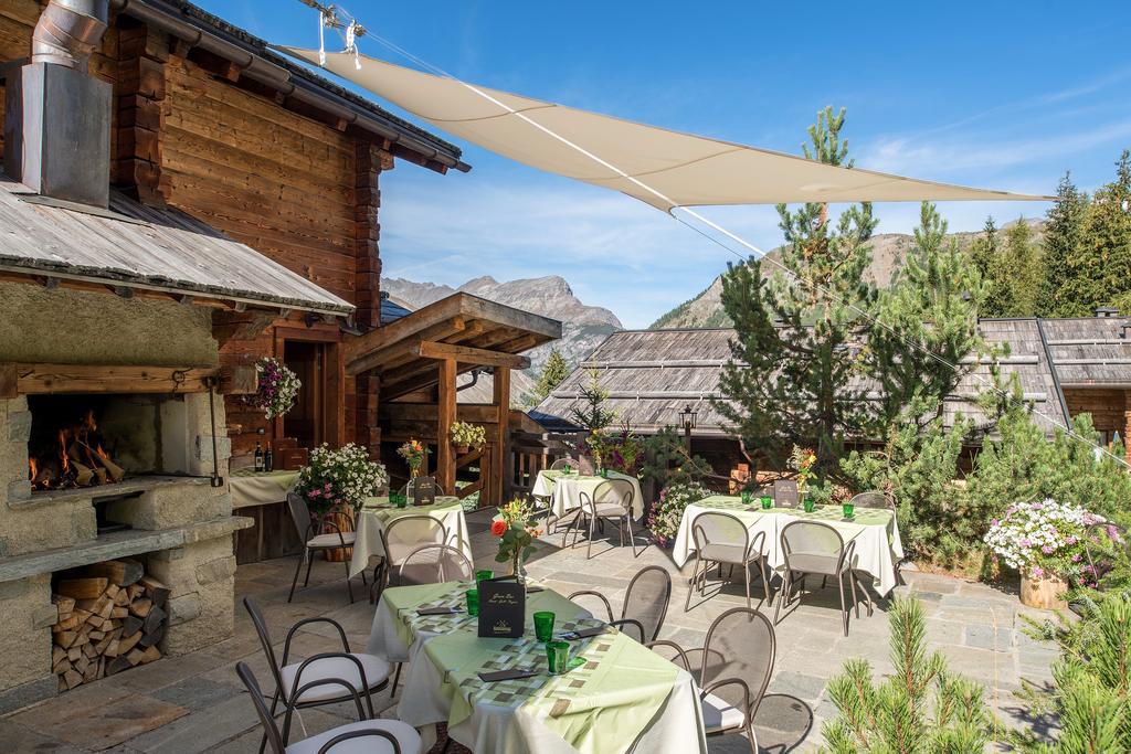 Park Chalet Village Livigno Bagian luar foto