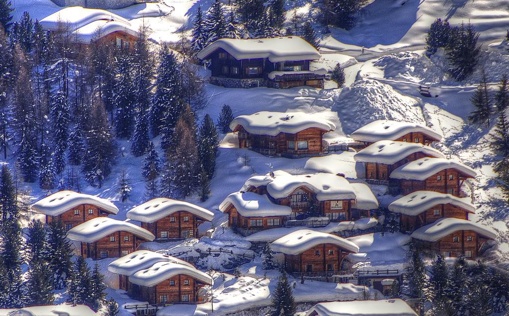 Park Chalet Village Livigno Bagian luar foto