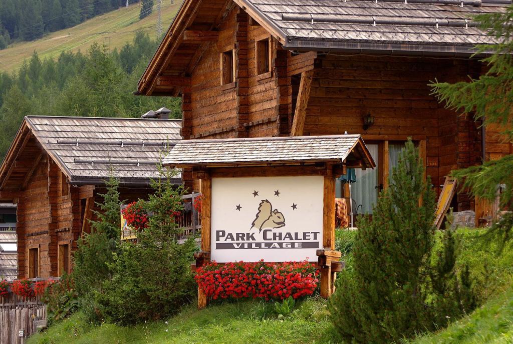 Park Chalet Village Livigno Bagian luar foto