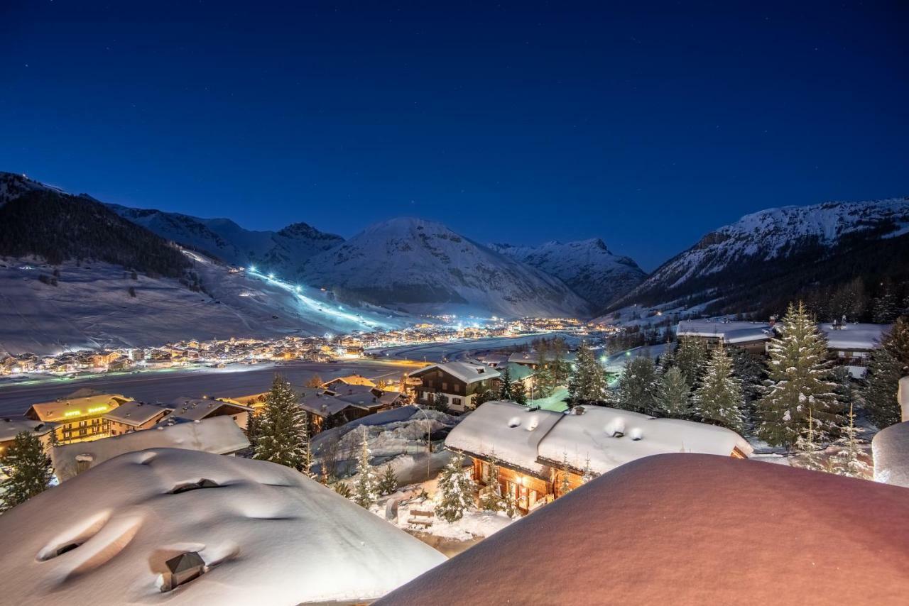 Park Chalet Village Livigno Bagian luar foto