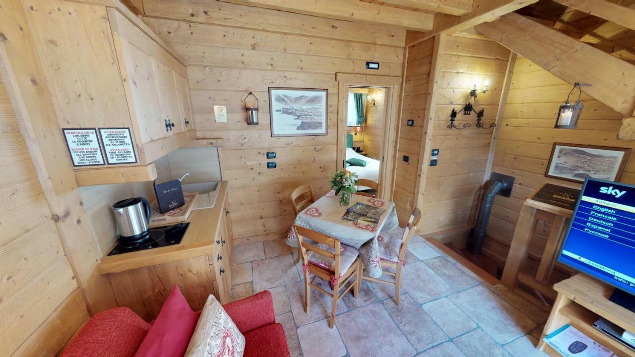 Park Chalet Village Livigno Bagian luar foto