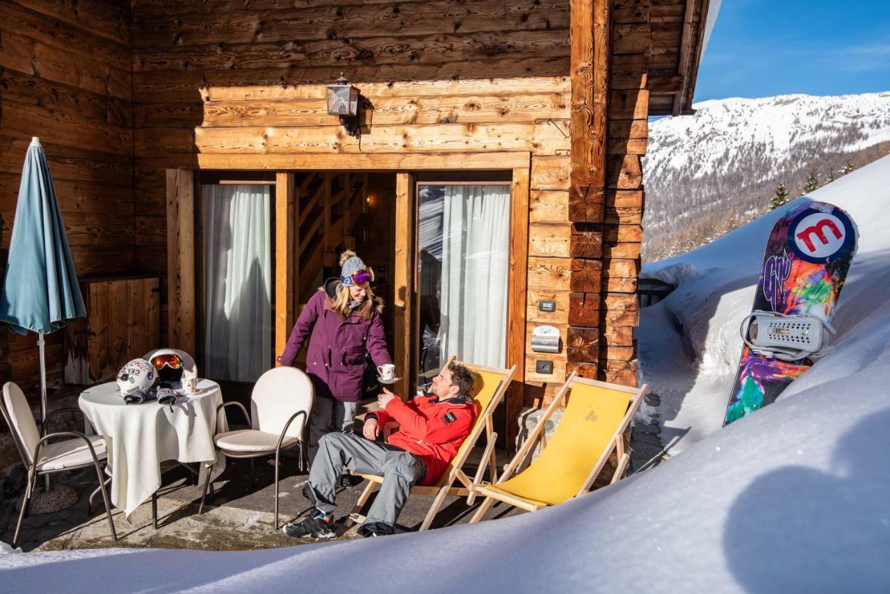 Park Chalet Village Livigno Bagian luar foto