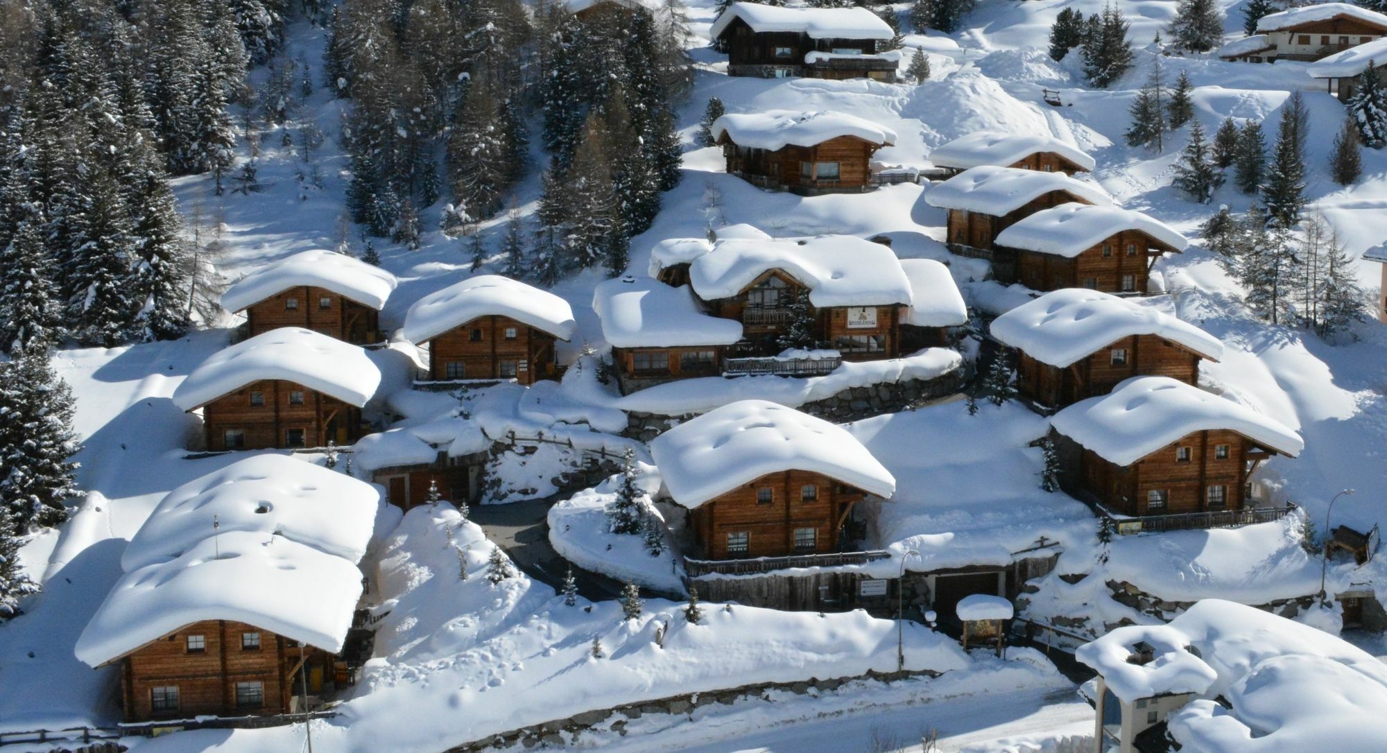 Park Chalet Village Livigno Bagian luar foto