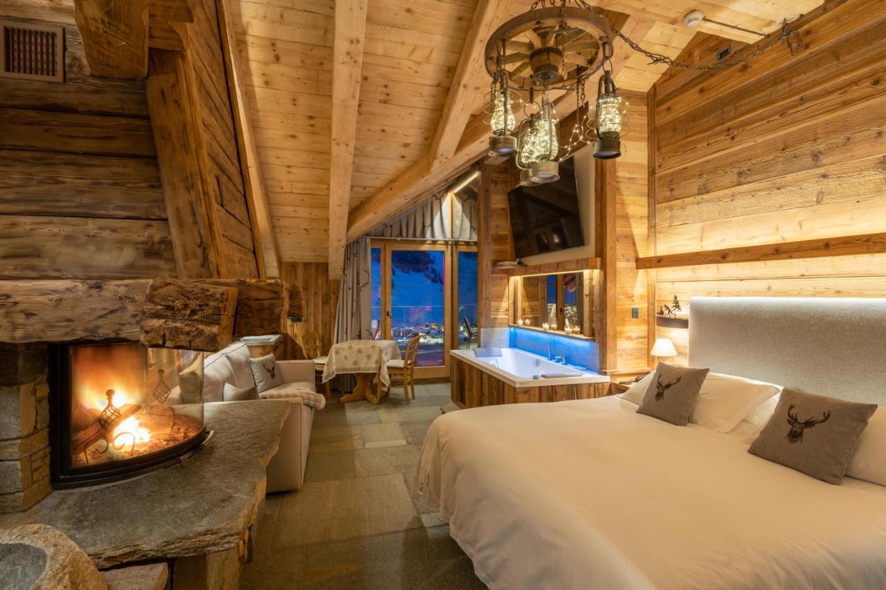 Park Chalet Village Livigno Bagian luar foto