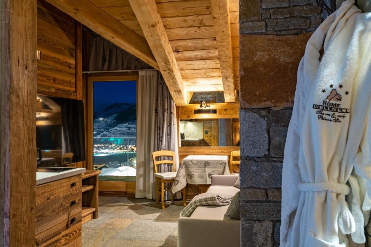 Park Chalet Village Livigno Bagian luar foto