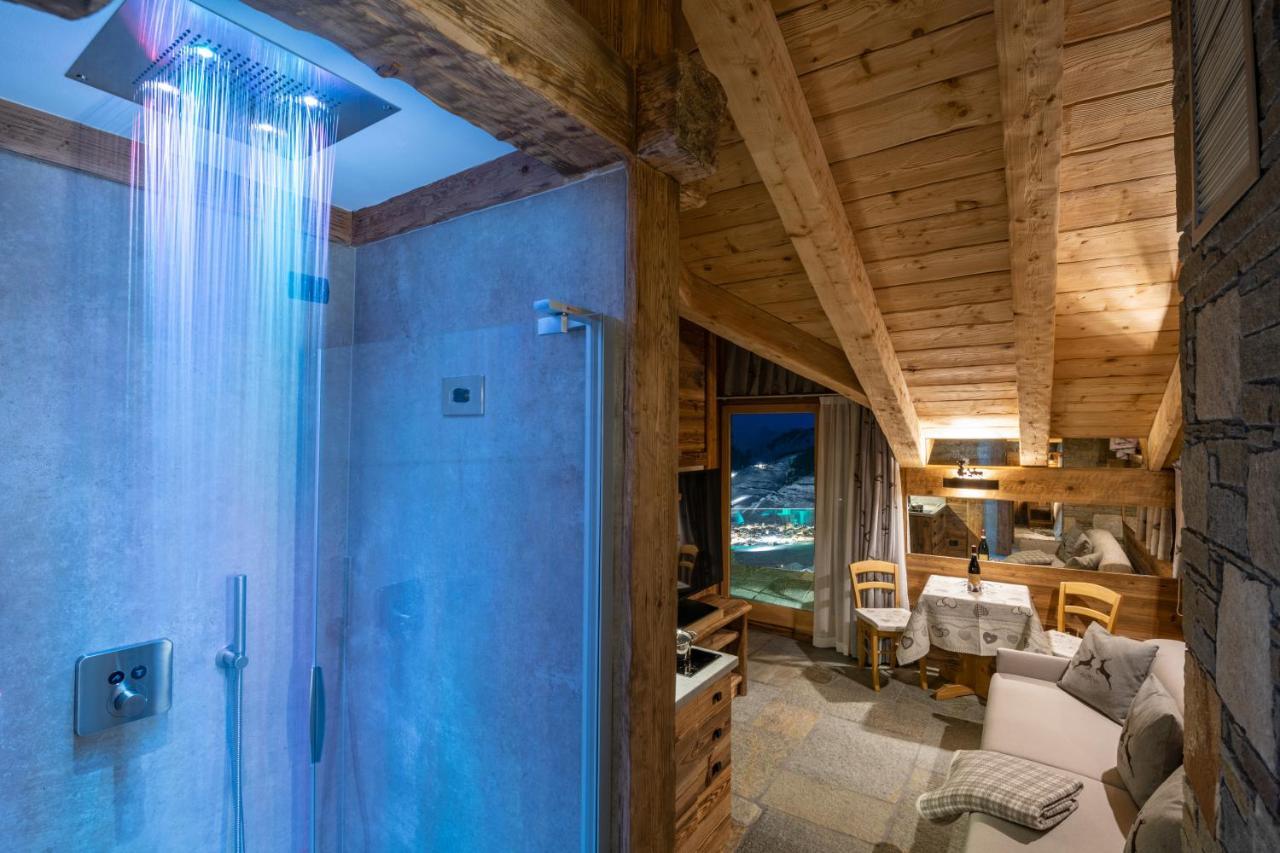 Park Chalet Village Livigno Bagian luar foto